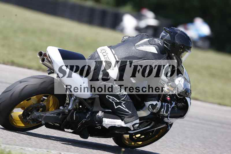 /44 09.08.2025 Plüss Moto Sport ADR/Freies Fahren/backside